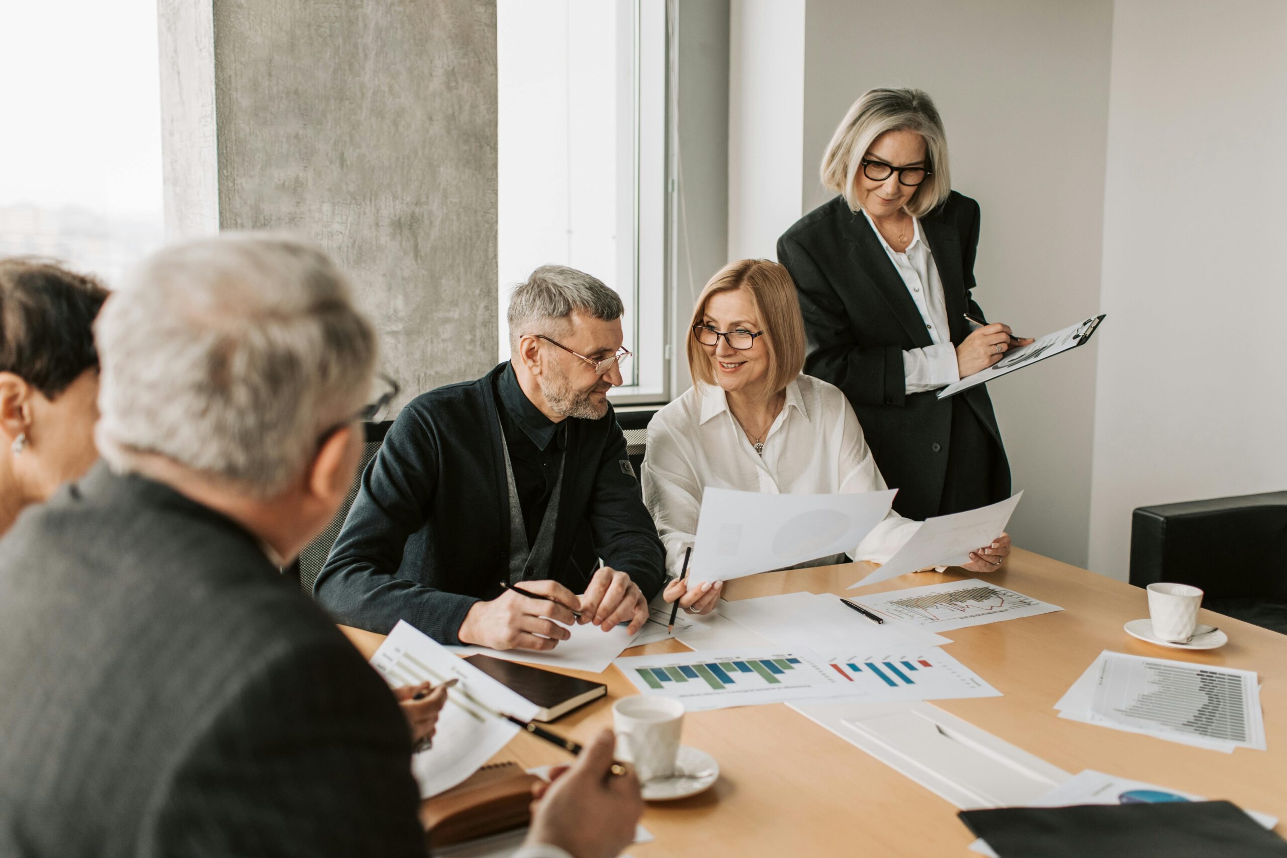 Topic: “10 Smart Ways to Save Money on a Low Income in 2025”