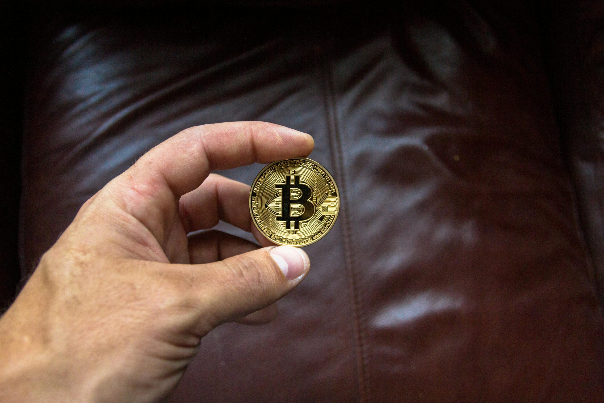 "Bitcoin Just Dropped Below $115K After U.S. Tariff Shock — Is It a Buying Opportunity or a Trap?"